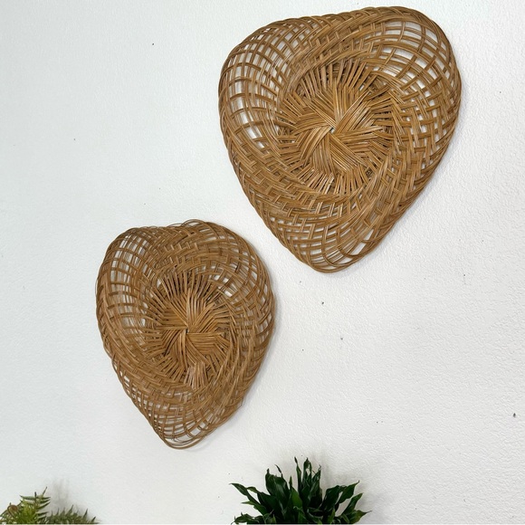 Pair of Wicker Wall Baskets Woven Fan Decor - Picture 4 of 7